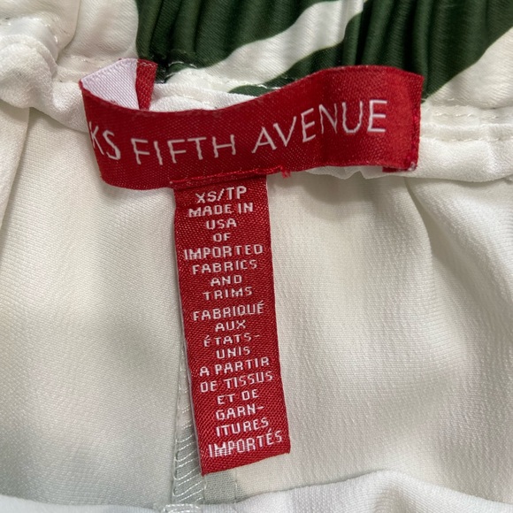 Saks Fifth Avenue green and white summer shorts - Picture 3 of 10